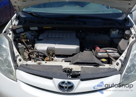 2010 Toyota Sienna Xle z USA, uszkodzony, nr VIN 5TDYK4CC2AS341182